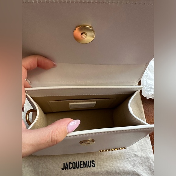 Jacquemus Le Chiquito moyen White and Gold with strap and dust bag! PERFECT - Picture 4 of 5